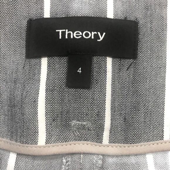 Women’s High Waisted Belted Theory Shorts. Size 4 - Picture 5 of 6